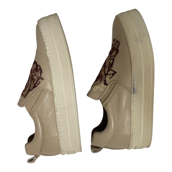 Gabriella Michel Embroidered Rose Slipon Sneaker in Sand, Size 37 - US 6… - Picture 8 of 10